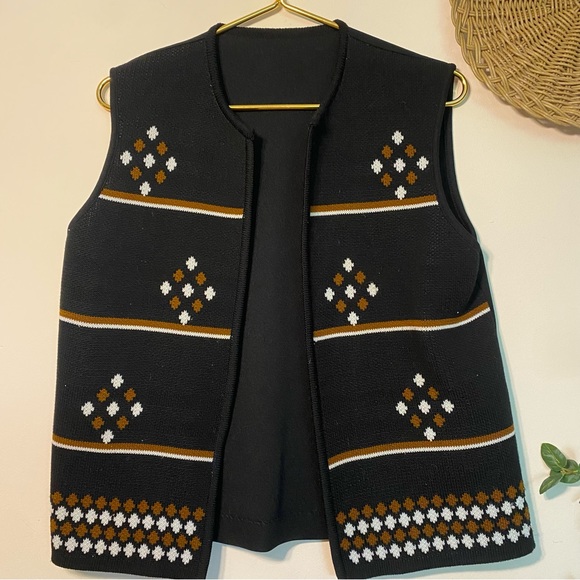 Southwestern Boho Knit Vest - Picture 5 of 5